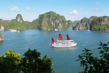 Halong Bay 3 Day, 2 Night Syrena Cruise photo 5